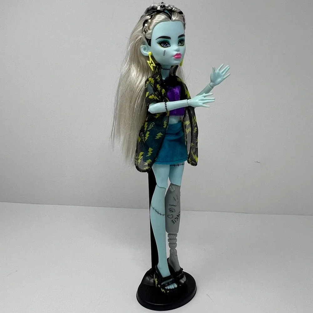 Monster High Frankie Stein G3 Doll Blue Purple Lightning‎ Bolt Fashion 2022